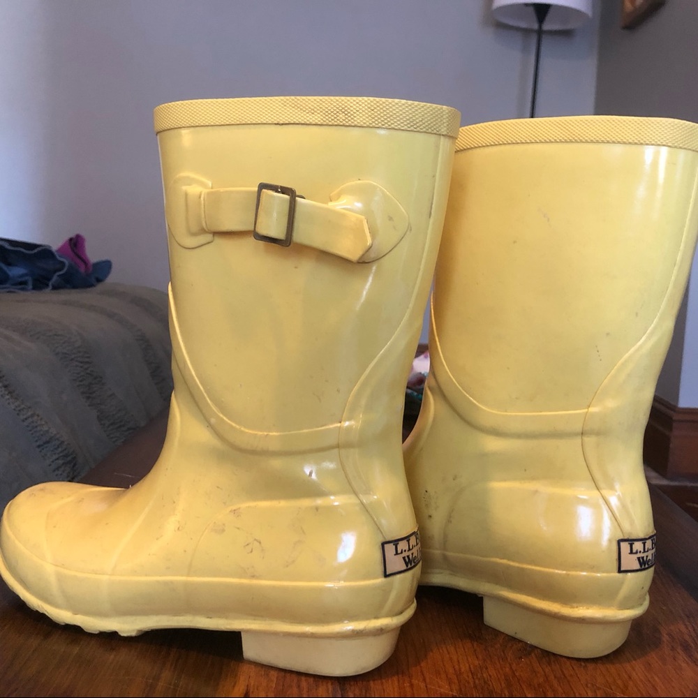 COPY - Size 7 L.L.Bean yellow rain boots